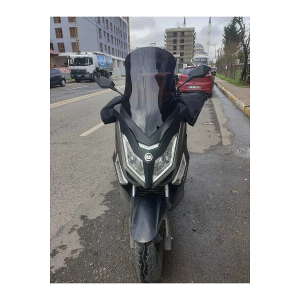 Yuki T9 Strom 125 Ön Cam 2021 2025 Model 62Cm Siyah Renkli 4Mm