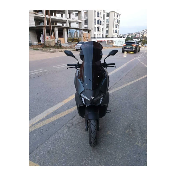 Yuki Vampire 125 Siperlik Ön Cam 2023 2025 Model 72Cm Siyah Renkli 4Mm Yuki Vampire 125 Siperlik Ön Cam 2023 2025 Model 72Cm Siyah Renkli 4Mm