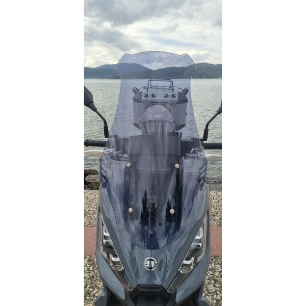 Yuki Xway 125 Siperlik Ön Cam 2023 2025 Model 75Cm Füme Renkli 4Mm Uzun Cam Yuki Xway 125 Siperlik Ön Cam 2023 2025 Model 75Cm Füme Renkli 4Mm Uzun Cam