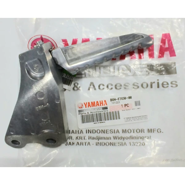 Arka Basamak Ve Braketi̇ (Sol) Arka Basamak Ve Braketi̇ (Sol)